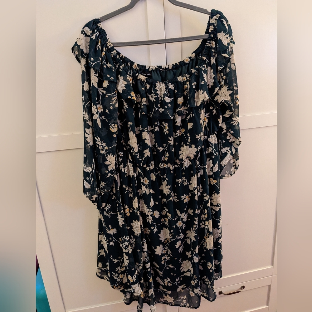 Torrid Ruffle dress - Size 3